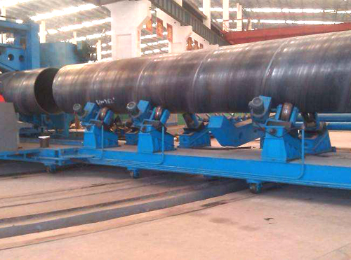 螺旋<a href=http://www.www.yikejingrui.cn target=_blank class=infotextkey>焊接鋼管</a>生產(chǎn)現(xiàn)場(chǎng)